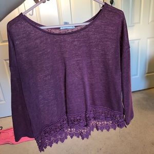 Maroon light sweater with lace at bottom